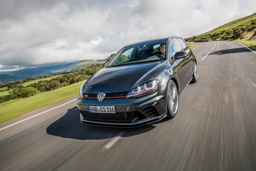  Volkswagen Golf GTi Clubsport S 2016 года  (фото 8 из 30)